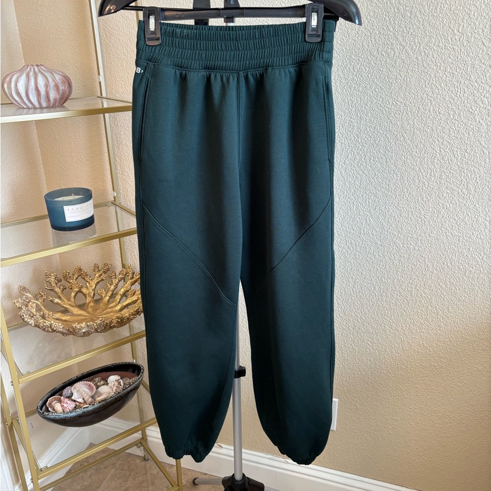 Abercrombie YPB neoKNIT Joggers Green Sweatpants Women’s Small
